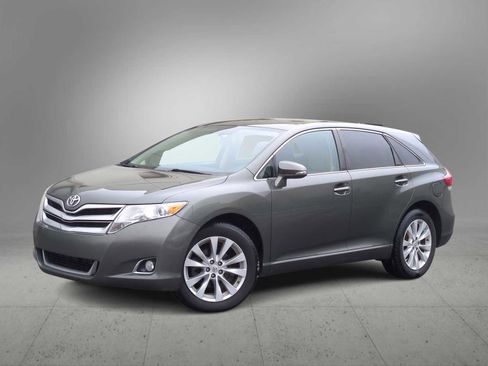 Used 2013 Toyota Venza XLE image 1