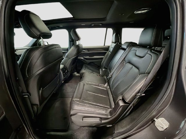 Used 2024 Jeep Grand Cherokee L Limited AWD/4WD image 20