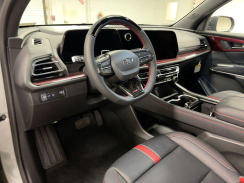 New 2026 Chevrolet Traverse RS image 3