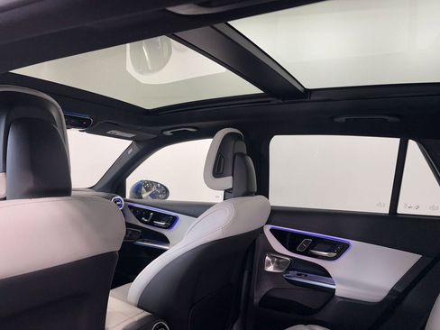 Used 2025 Mercedes-Benz GLC 350e 4MATIC w/ AMG Line image 26