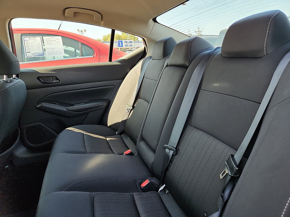 Used 2025 Nissan Altima 2.5 SV FWD image 7