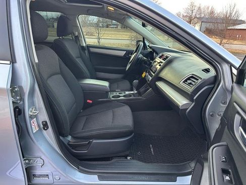 Used 2016 Subaru Outback 2.5i Premium image 10