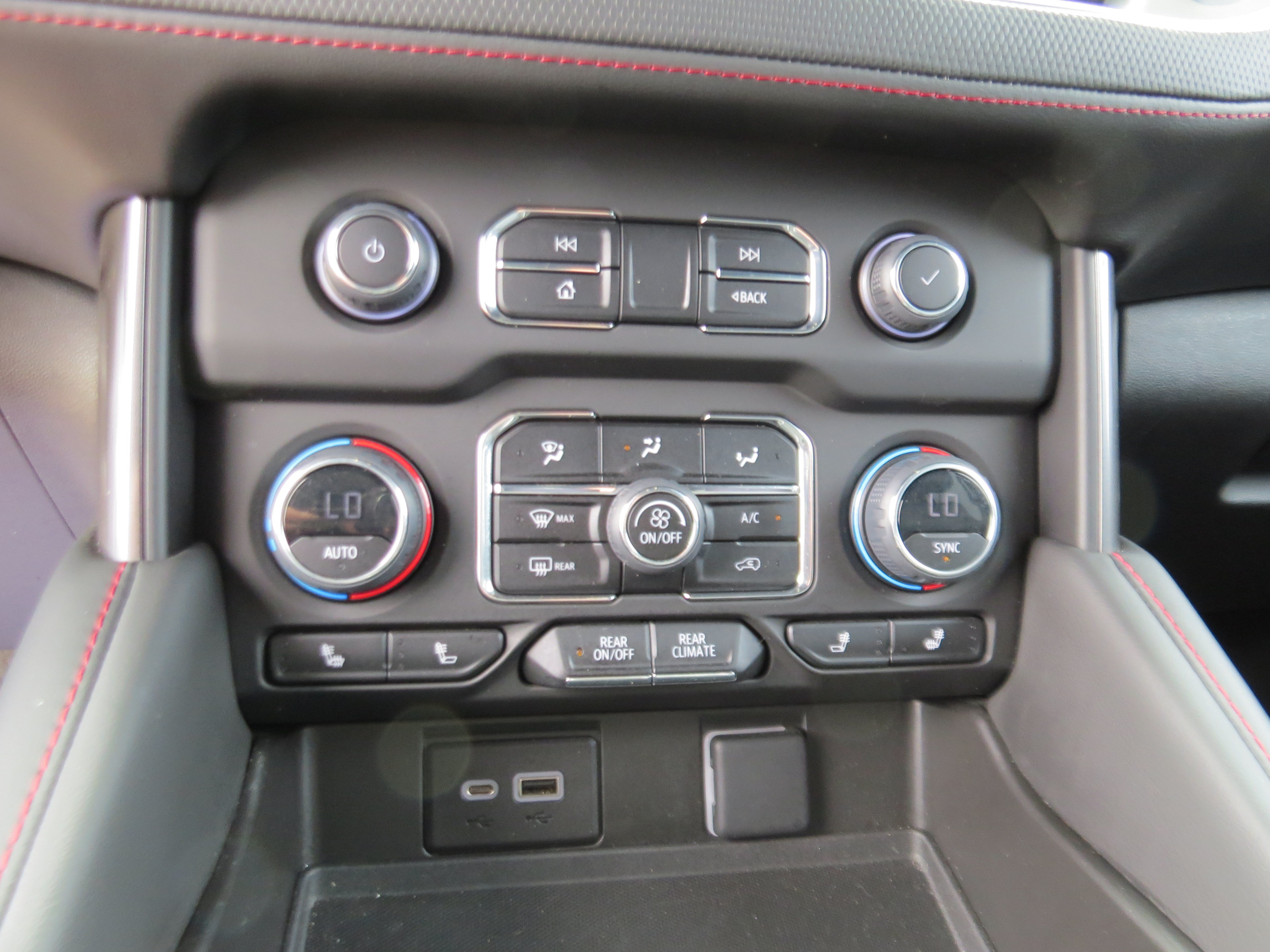 Used 2023 Chevrolet Tahoe RST AWD/4WD image 28