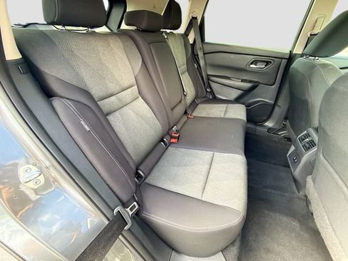Used 2024 Nissan Rogue SV FWD image 25