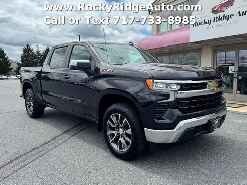 Used 2023 Chevrolet Silverado 1500 LT w/ Z71 Off-Road Package AWD/4WD image 9
