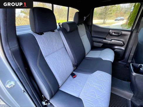 Used 2022 Toyota Tacoma TRD Off-Road w/ Technology Package AWD/4WD image 20