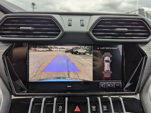 Used 2021 Lamborghini Urus AWD/4WD image 24