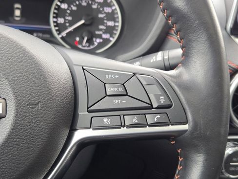 Used 2025 Nissan Sentra SR w/ SR Premium Package image 30