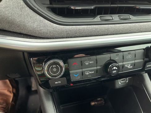 Used 2022 Jeep Compass Latitude image 20