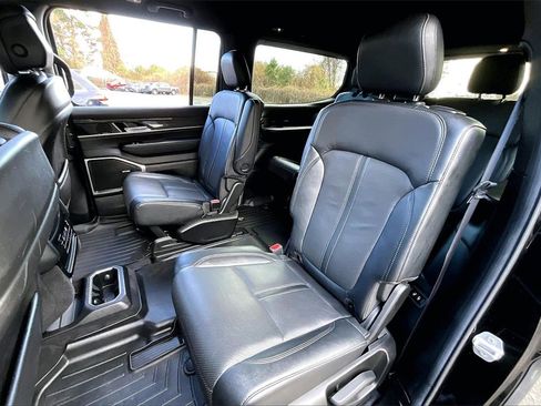 Used 2022 Jeep Wagoneer Series III w/ Flexible Seating Group image 20