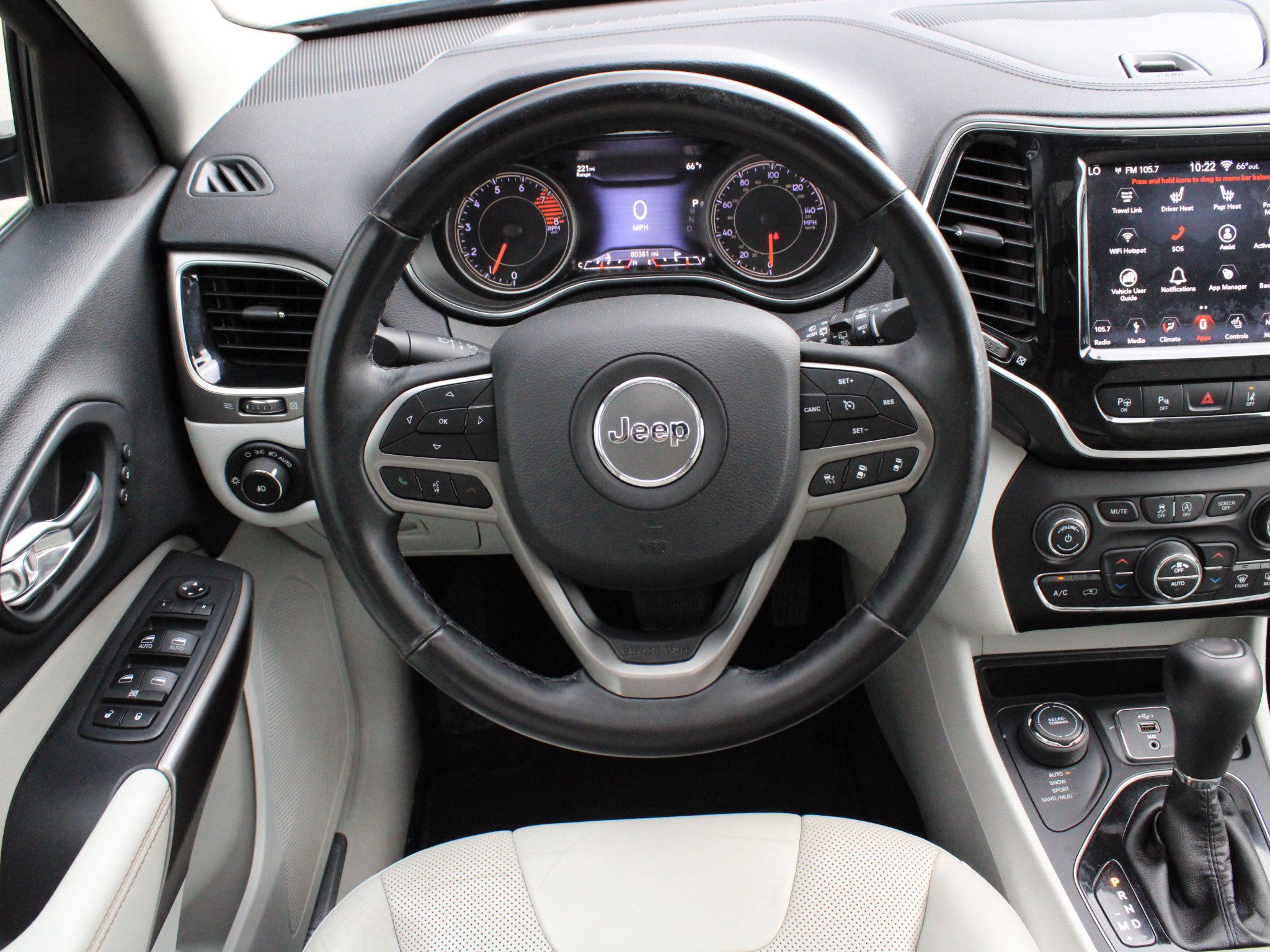 Used 2019 Jeep Cherokee Limited w/ Technology Group AWD/4WD image 13