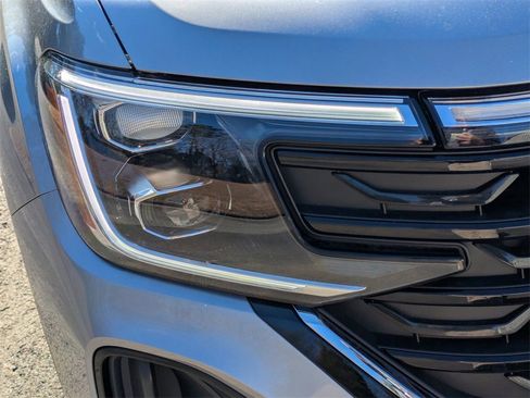 New 2026 Volkswagen Atlas Cross Sport SE image 10