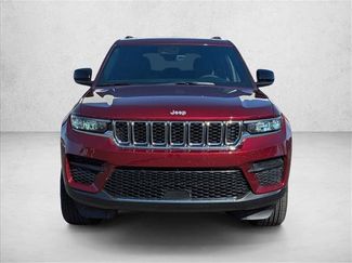 Used 2025 Jeep Grand Cherokee Laredo X w/ Trailer Tow Package AWD/4WD video 2