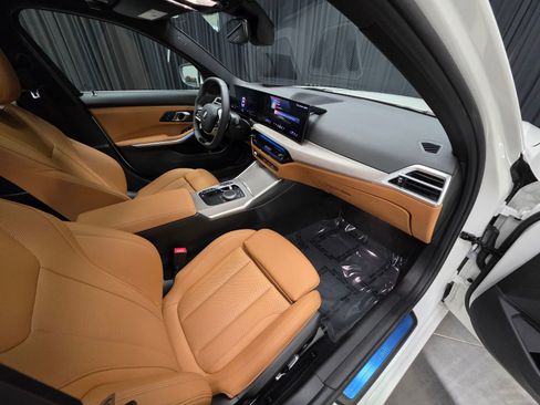 Used 2025 BMW 330i xDrive Sedan w/ Premium Package image 37
