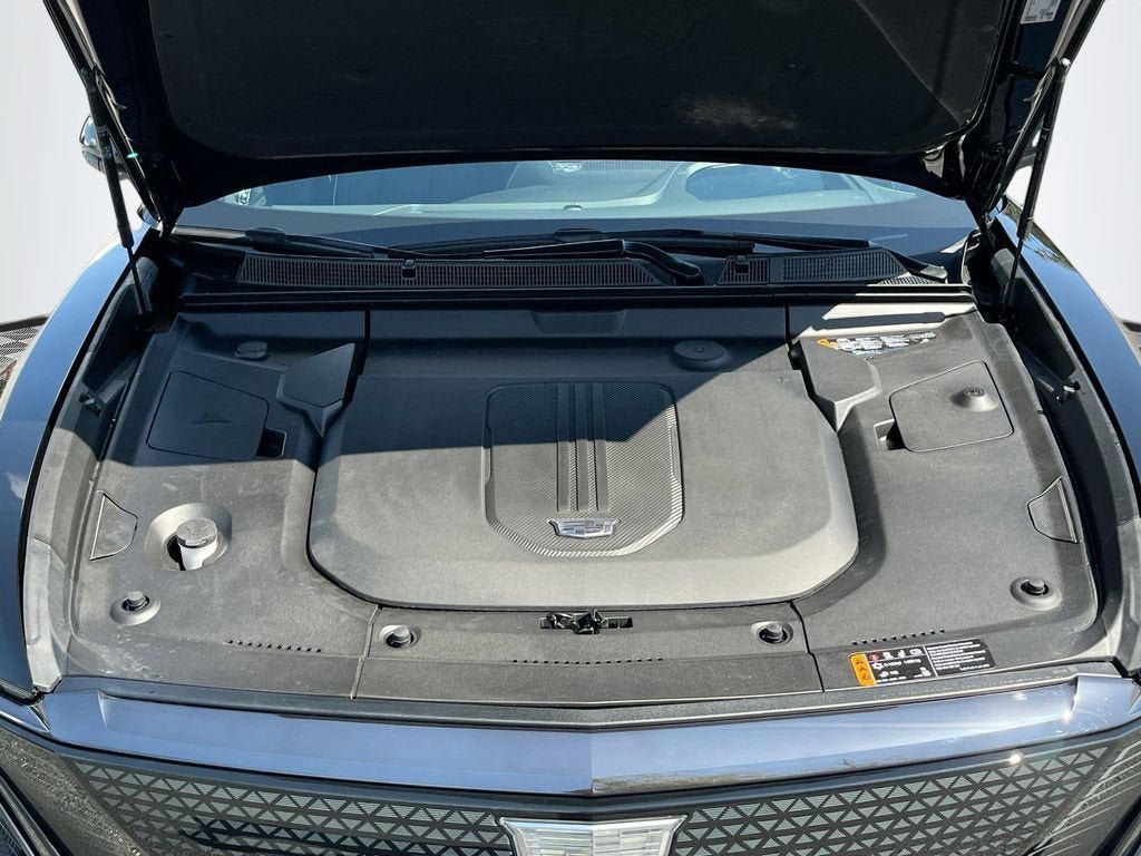 New 2026 Cadillac Lyriq V AWD/4WD image 31