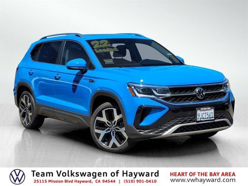 Used 2022 Volkswagen Taos SEL image 1