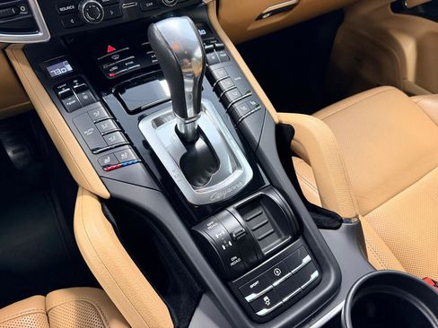 Used 2016 Porsche Cayenne AWD/4WD image 34