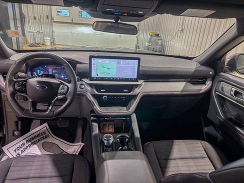 Used 2025 Ford Explorer ST-Line w/ ST-Line Street Pack image 24