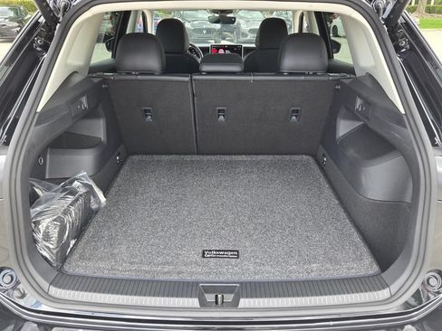 Certified 2026 Volkswagen Tiguan SE w/ Panoramic Sunroof Package FWD image 16