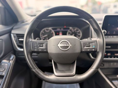 Used 2025 Nissan Rogue SV AWD/4WD image 19