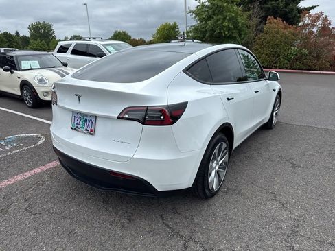 Used 2021 Tesla Model Y Long Range AWD/4WD image 9