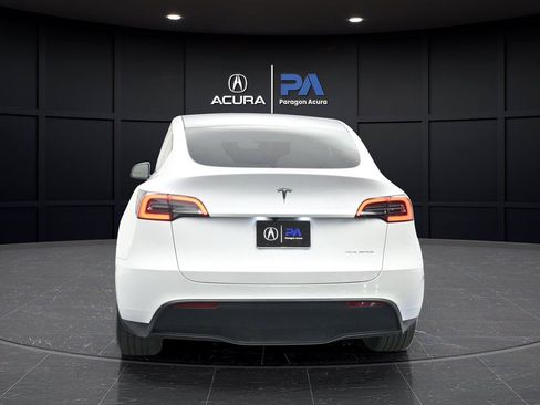 Used 2024 Tesla Model Y Long Range AWD/4WD image 20