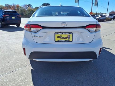 Used 2022 Toyota Corolla LE image 3