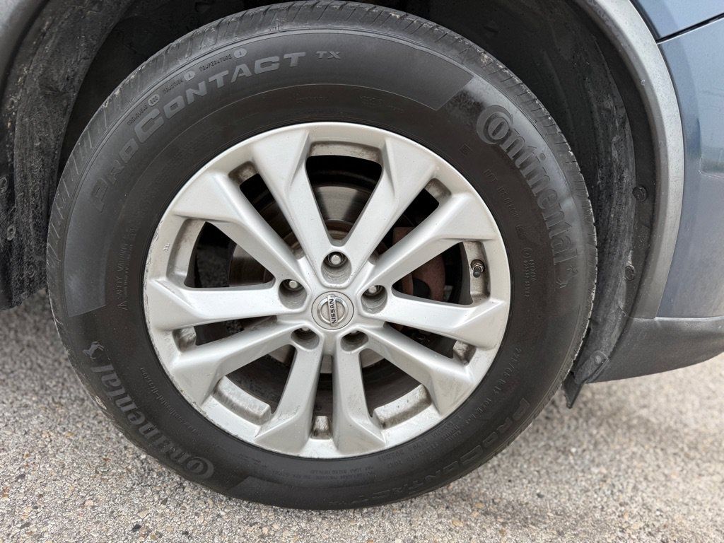 Used 2015 Nissan Rogue SV AWD/4WD image 23