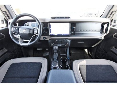 Certified 2023 Ford Bronco Wildtrak image 8