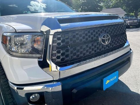 Used 2020 Toyota Tundra SR5 w/ SR5 Upgrade Package AWD/4WD image 30