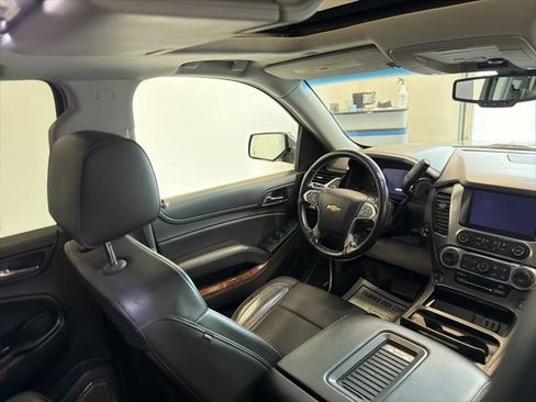 Used 2018 Chevrolet Suburban Premier AWD/4WD image 40