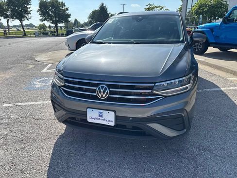 Used 2024 Volkswagen Tiguan SE AWD/4WD image 10