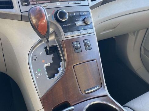 Used 2010 Toyota Venza AWD image 30