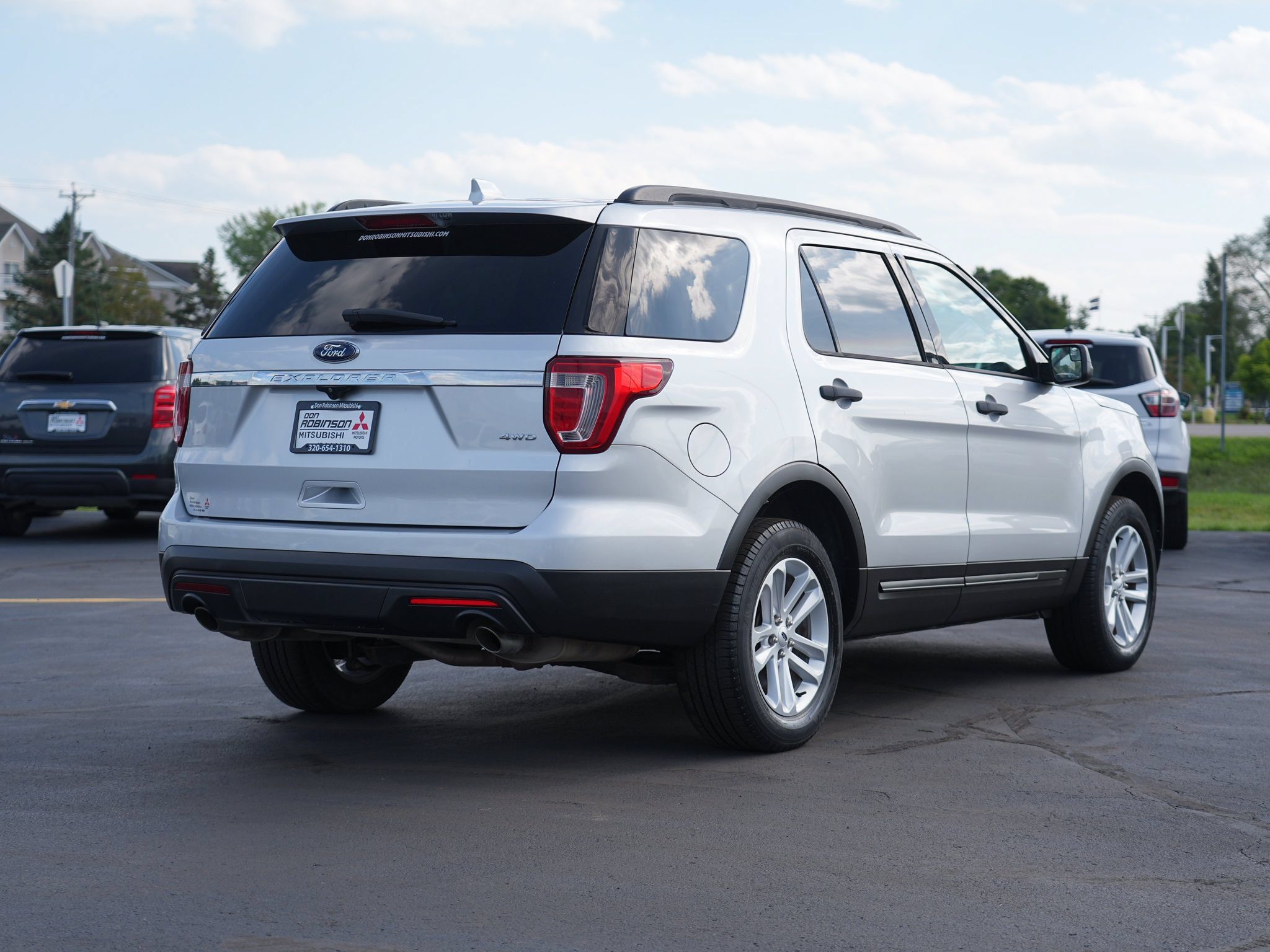 Used 2017 Ford Explorer 4WD image 3