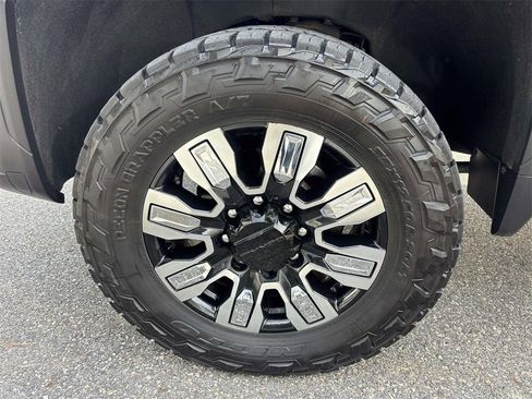 Used 2024 GMC Sierra 2500 Denali w/ Denali Reserve Package image 8