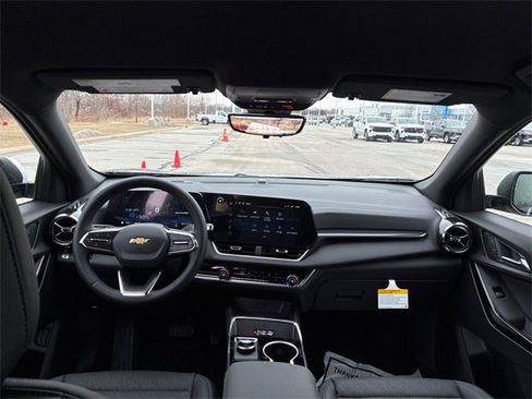 New 2026 Chevrolet Equinox LT w/ Convenience Package II image 19