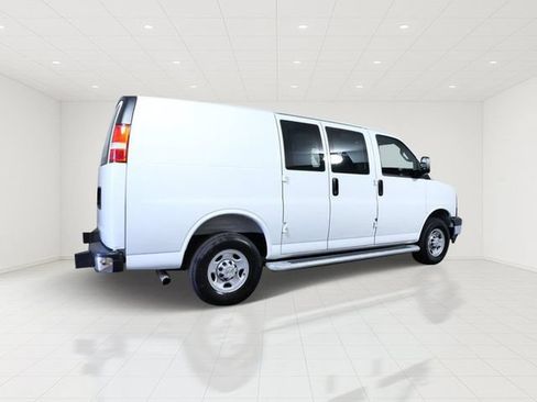 Used 2025 Chevrolet Express 2500 w/ Driver Convenience Package RWD image 6