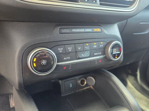 Used 2020 Ford Escape SE Sport image 20