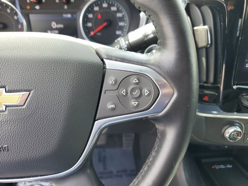 Used 2022 Chevrolet Traverse LT image 23