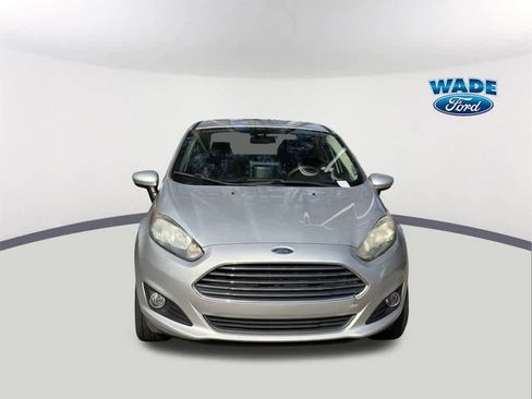 Used 2017 Ford Fiesta SE image 2