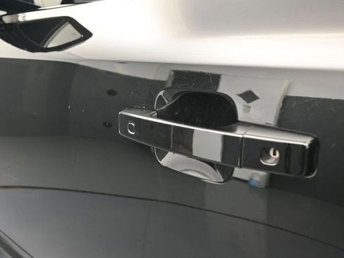 Used 2023 Land Rover Defender 90 X image 35