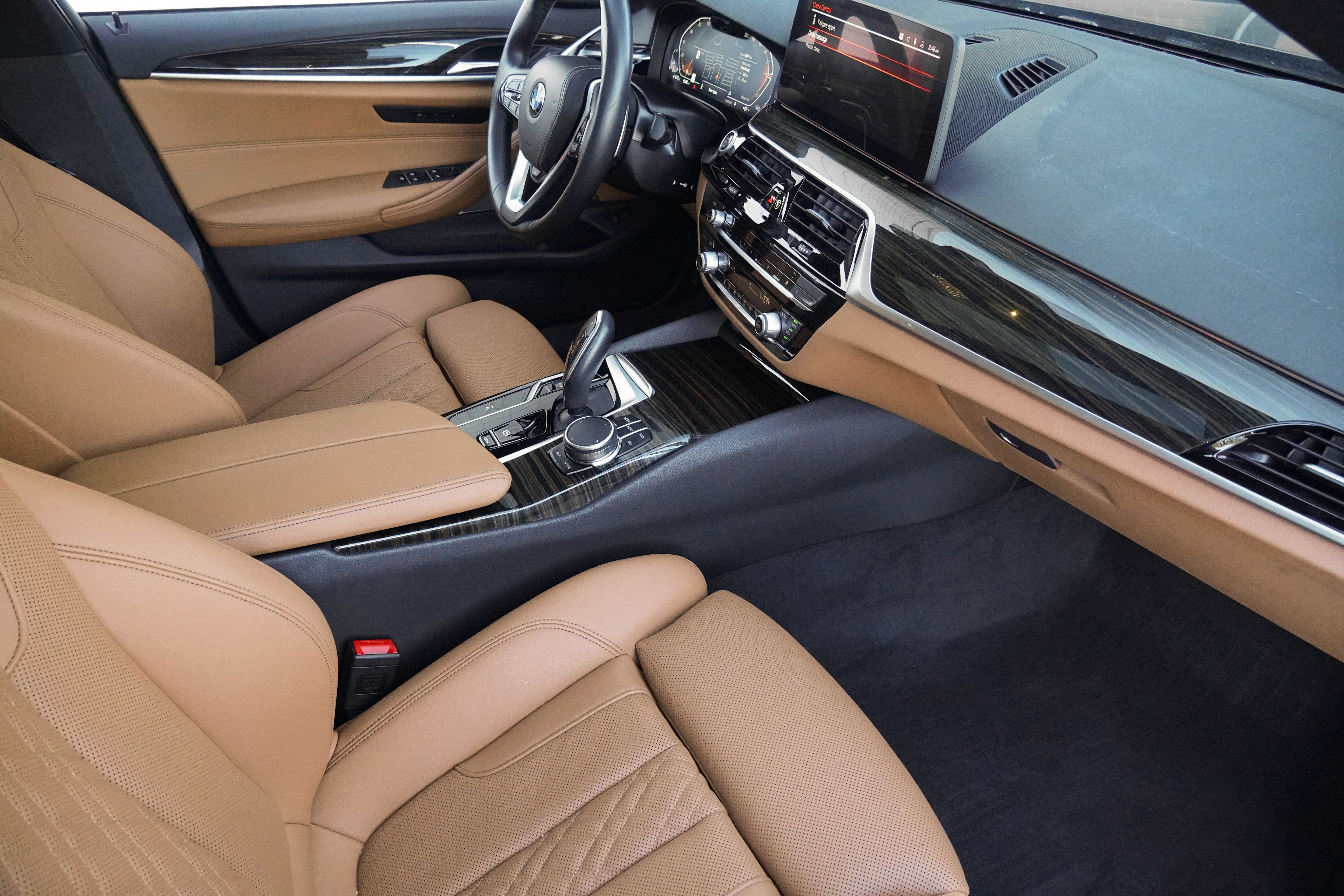 Certified 2023 BMW 540i xDrive w/ Premium Package AWD/4WD image 10