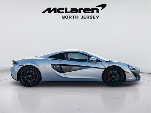 Used 2018 McLaren 570S Spider image 21