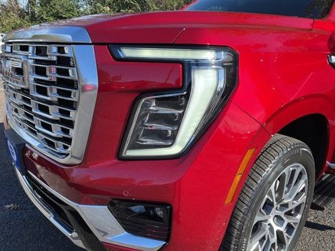 New 2026 GMC Yukon Denali w/ Sun & Power Step Package image 9