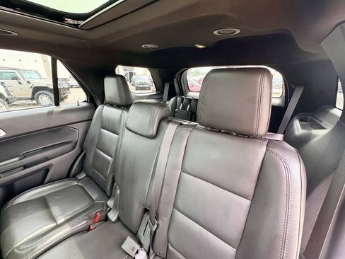 Used 2015 Ford Explorer XLT w/ Equipment Group 202A AWD/4WD image 21