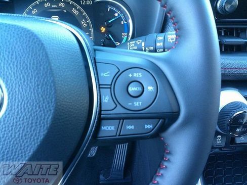 New 2025 Toyota RAV4 SE image 12