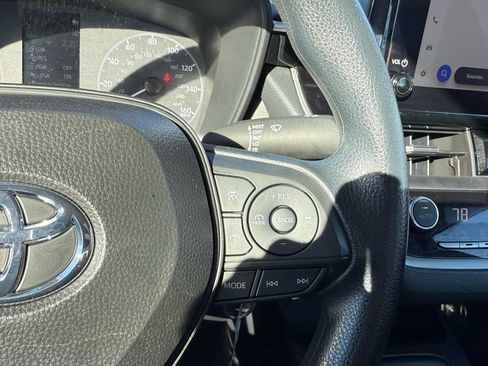 Used 2025 Toyota Corolla LE image 16