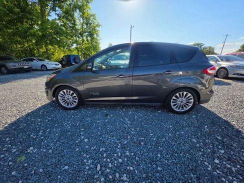 Used 2017 Ford C-MAX Energi SE w/ Equipment Group 402A FWD image 8