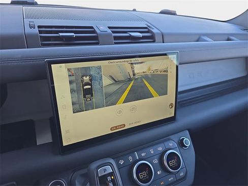 Used 2025 Land Rover Defender 110 S image 25