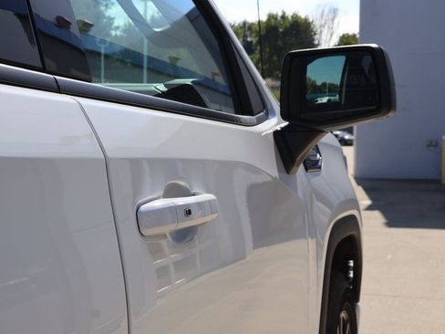 New 2026 GMC Sierra 1500 Elevation image 38